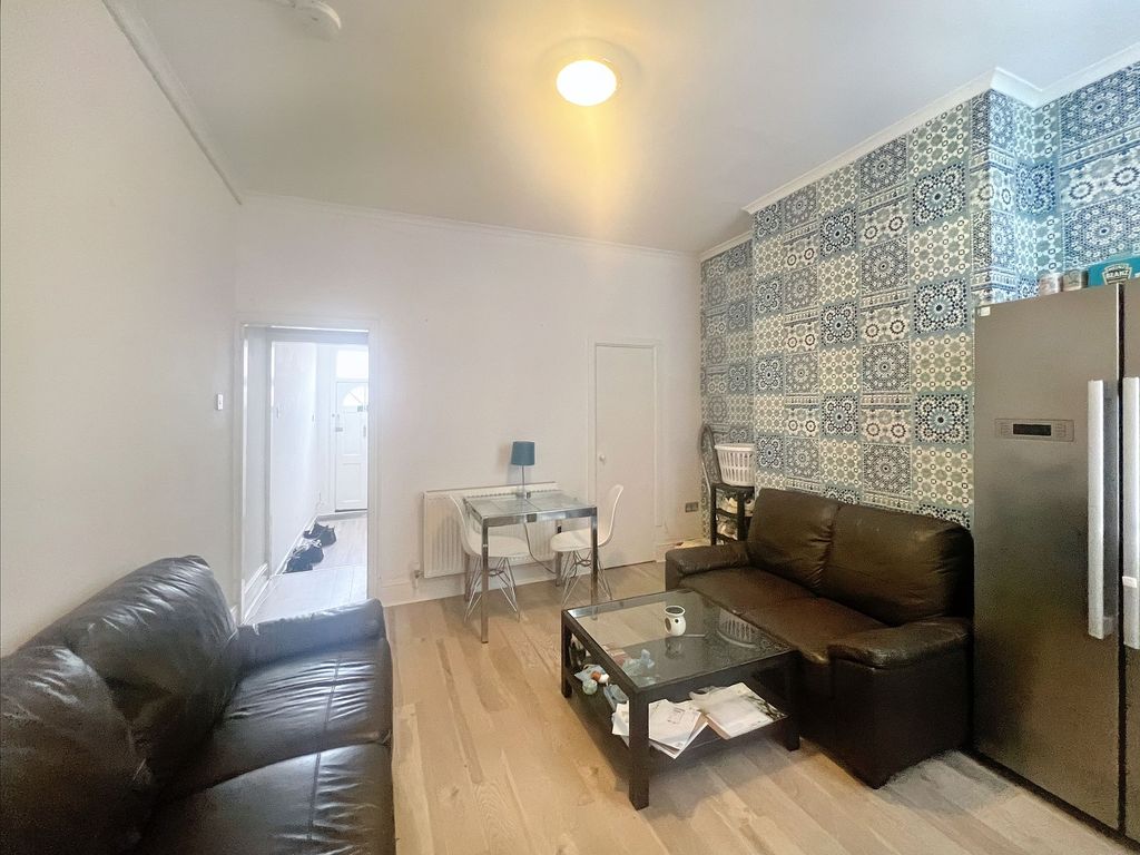 Property photo 3 of 12