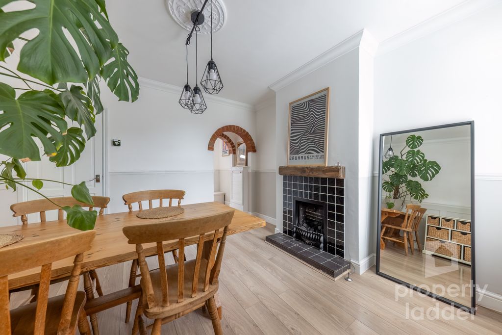 Property photo 2 of 22 Pl-15