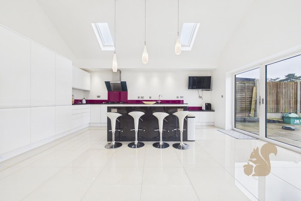 Property photo 3 of 13 Cam01254G0-Pr0401-Still015.Jpg