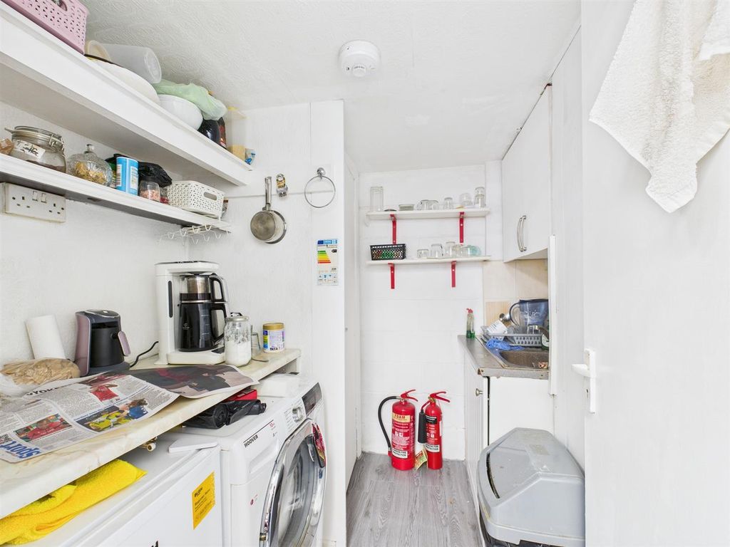 Property photo 3 of 16 Cam04237G0-Pr0227-Still002.Jpg