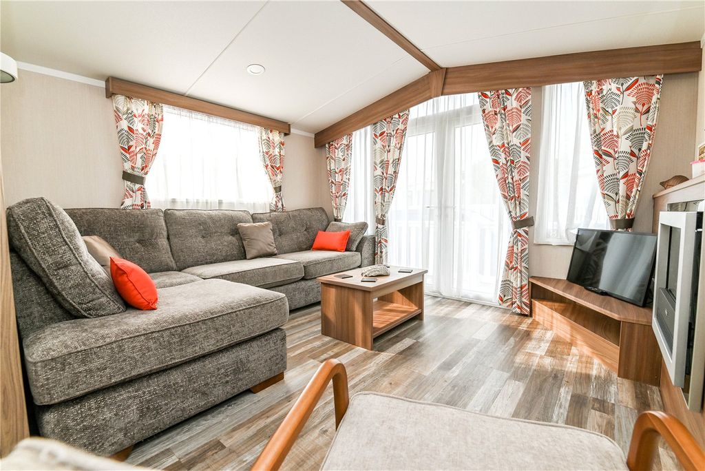 Property photo 3 of 15 Picture No. 05