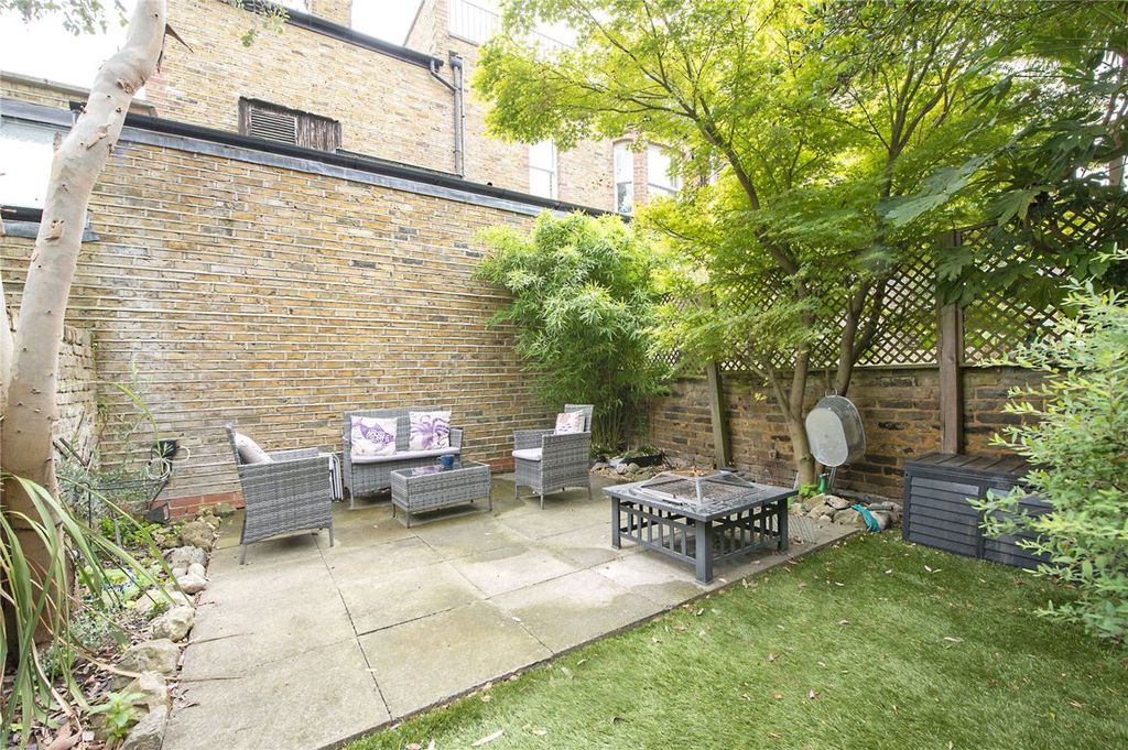 Property photo 2 of 6