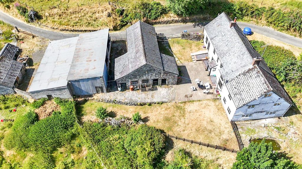 Property photo 3 of 31 Stone Barn
