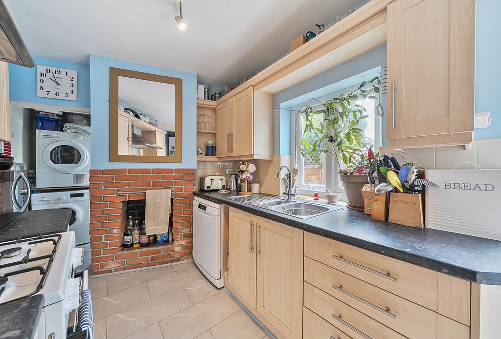 Property photo 1 of 21 1327022-16-6880d9...