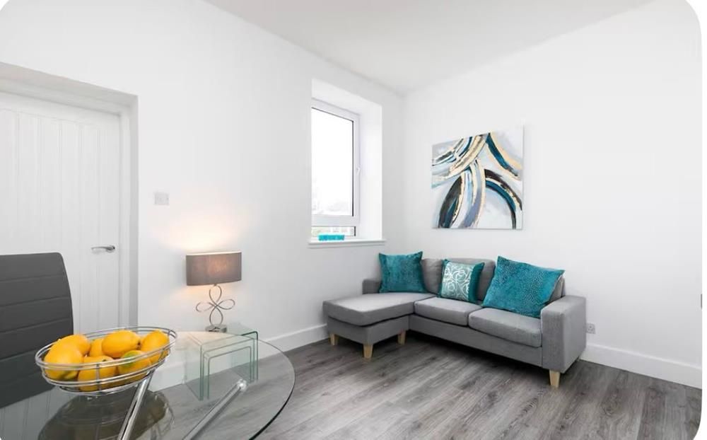 Property photo 2 of 6 Lounge 2