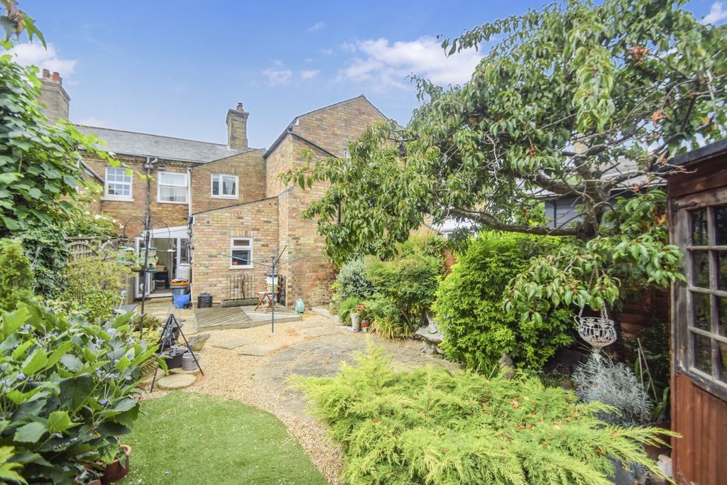 Property photo 2 of 13