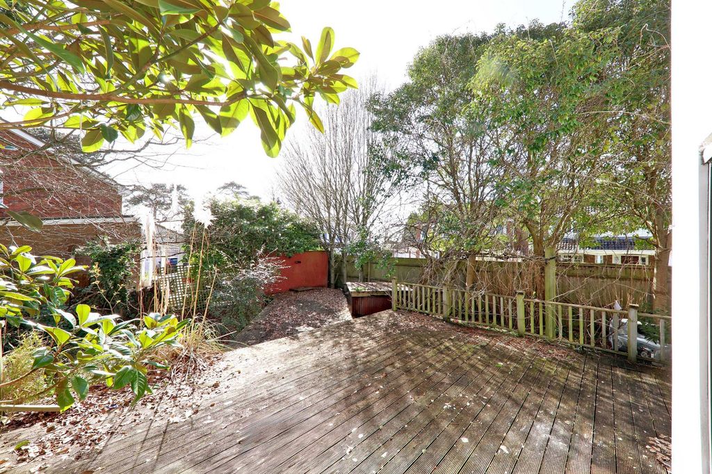 Property photo 2 of 13 Picture No. 20