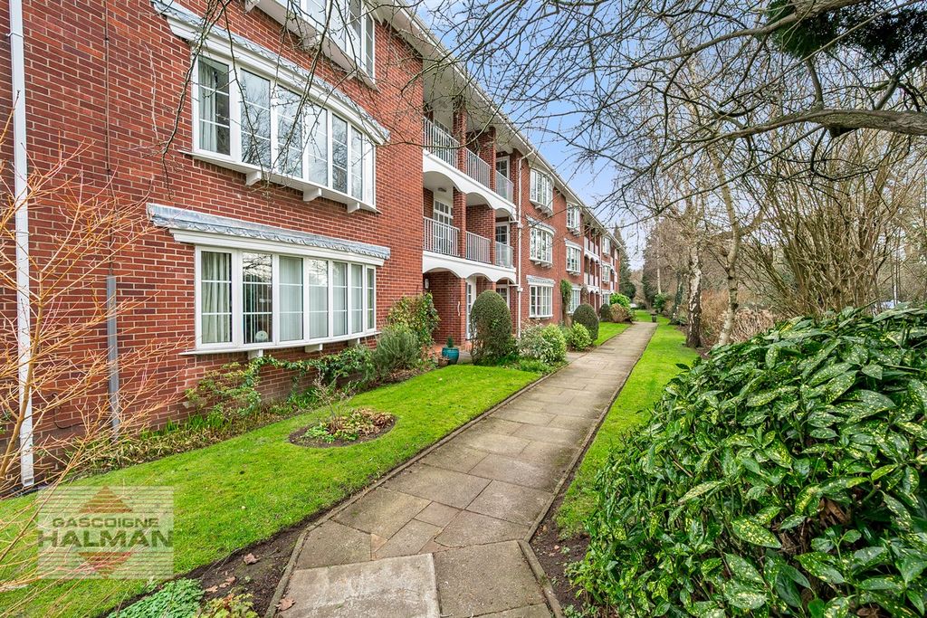 Property photo 1 of 15 (Main)