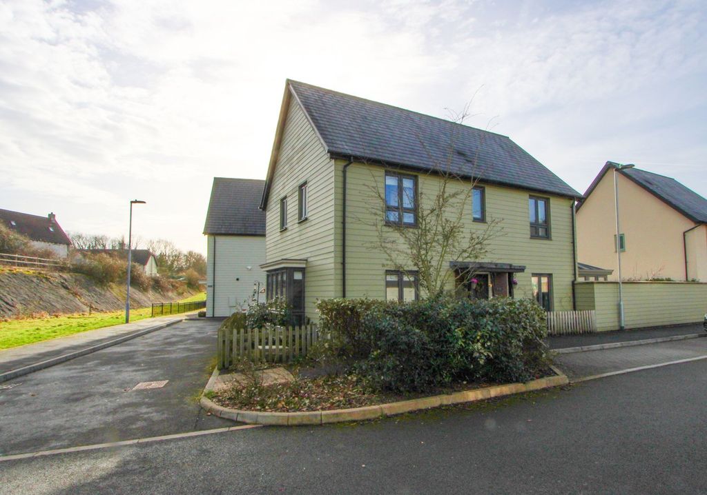 Property photo 1 of 31