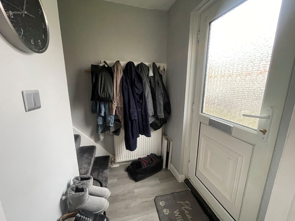 Property photo 3 of 11 Entrance