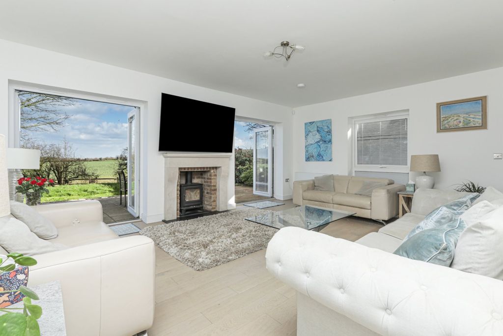 Property photo 2 of 22 Picture 2