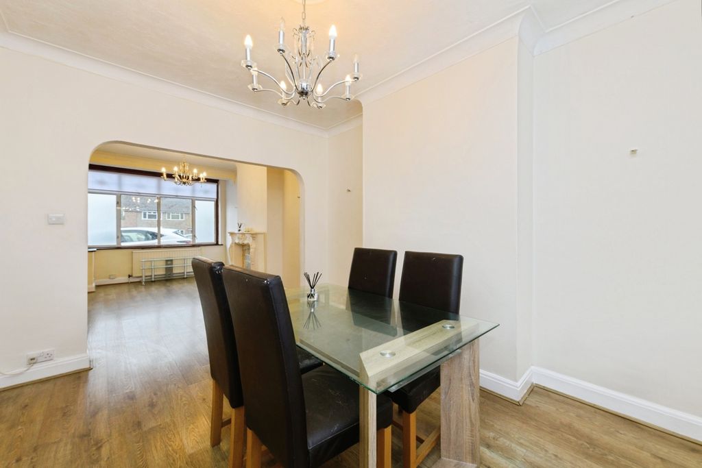 Property photo 3 of 17 Photo