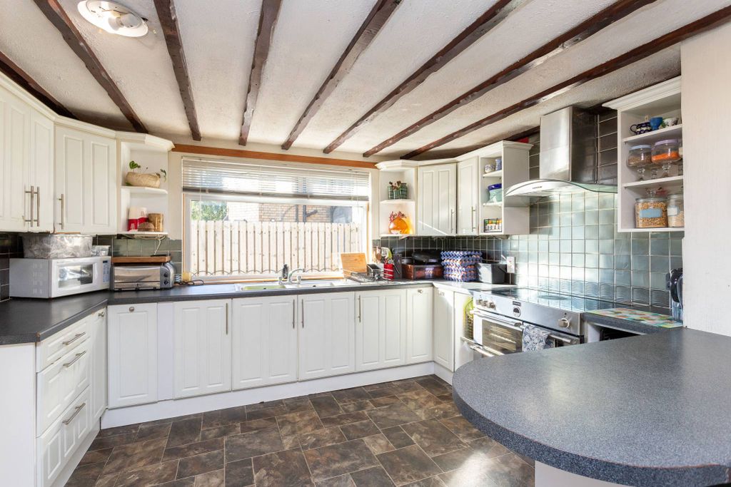 Property photo 3 of 30