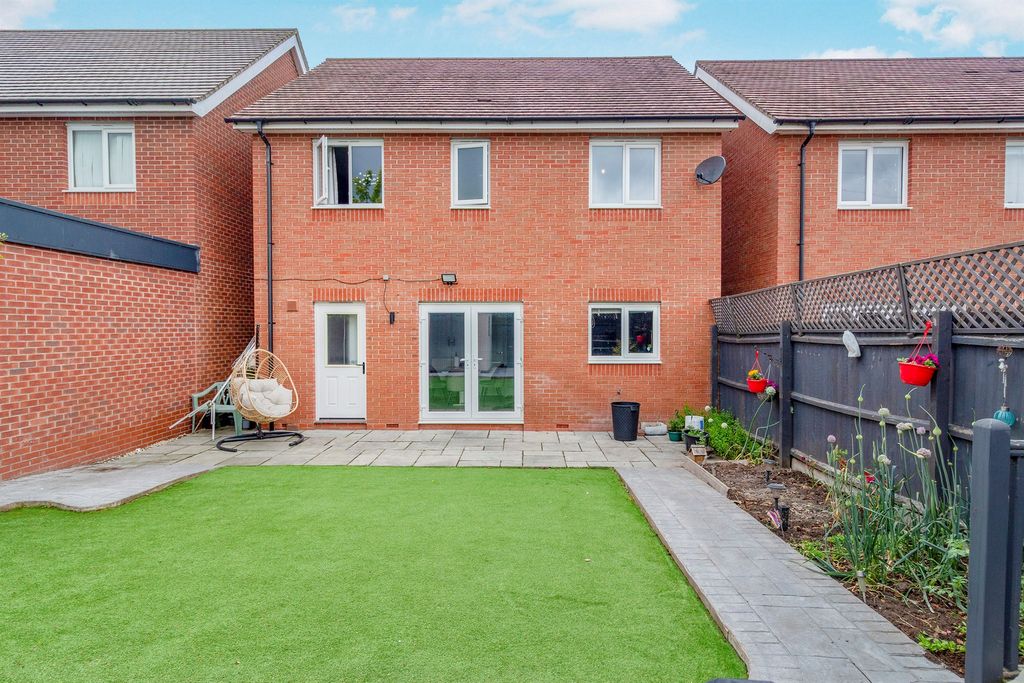 Property photo 2 of 19