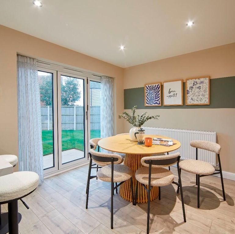 Property photo 3 of 7 Photo 5