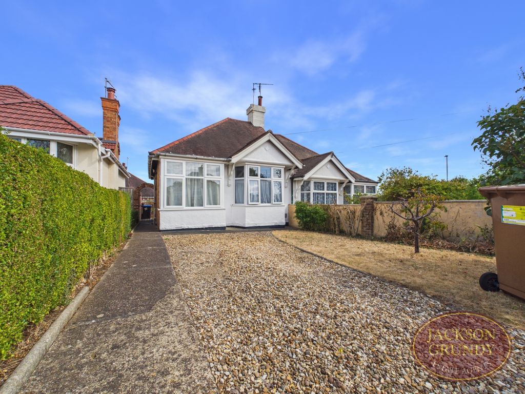 Property photo 1 of 12 Ellesmere Avenue