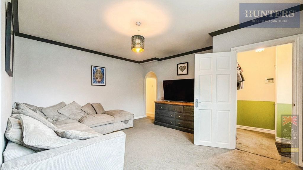 Property photo 3 of 23 Pbox-Img.Jpg