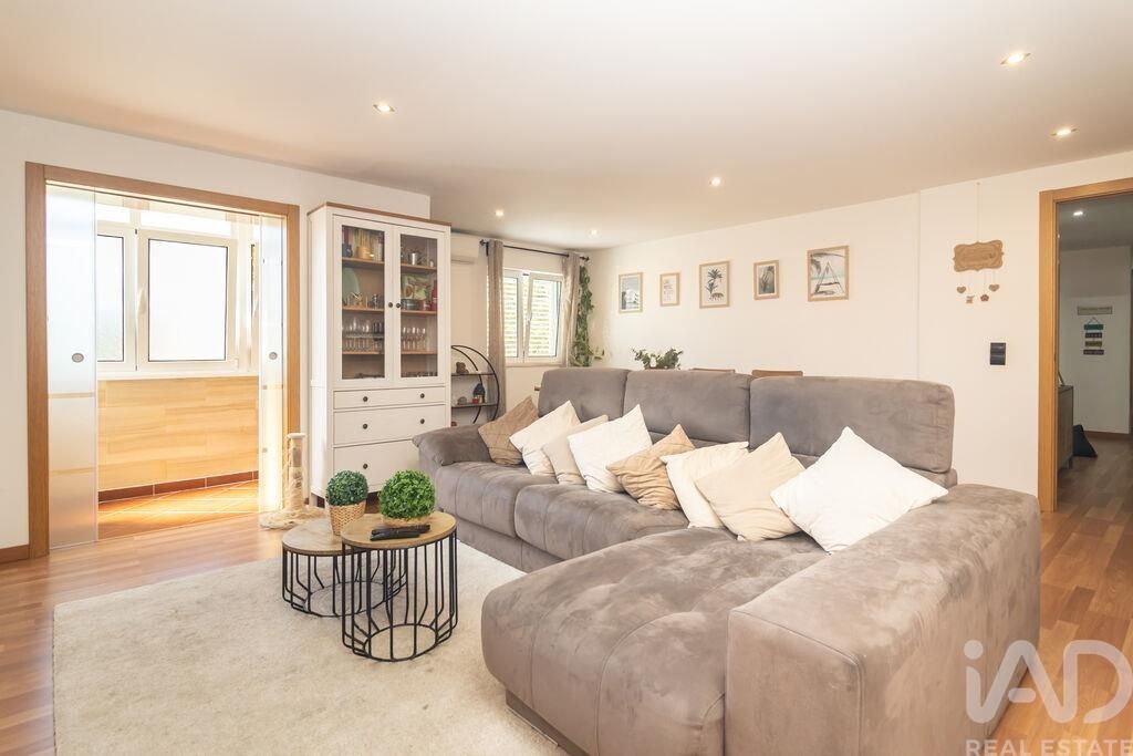 Property photo 3 of 40