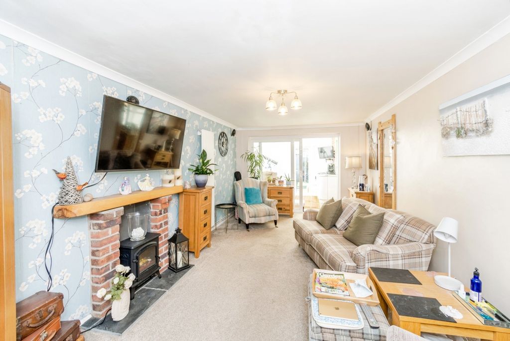 Property photo 3 of 22 Pbox-Img.Jpg