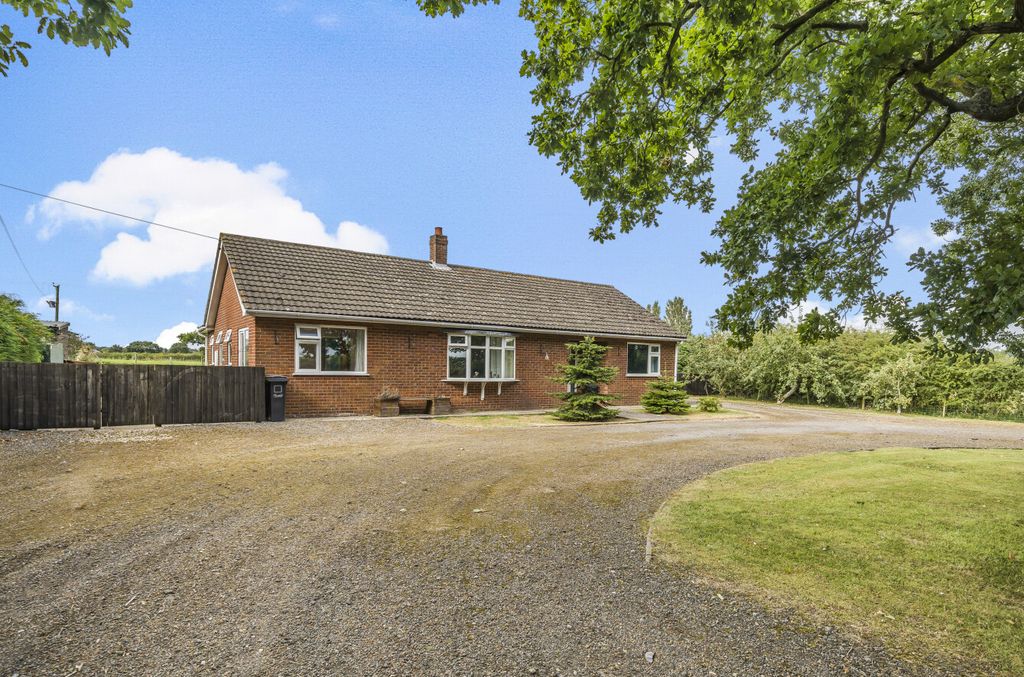 Property photo 2 of 25