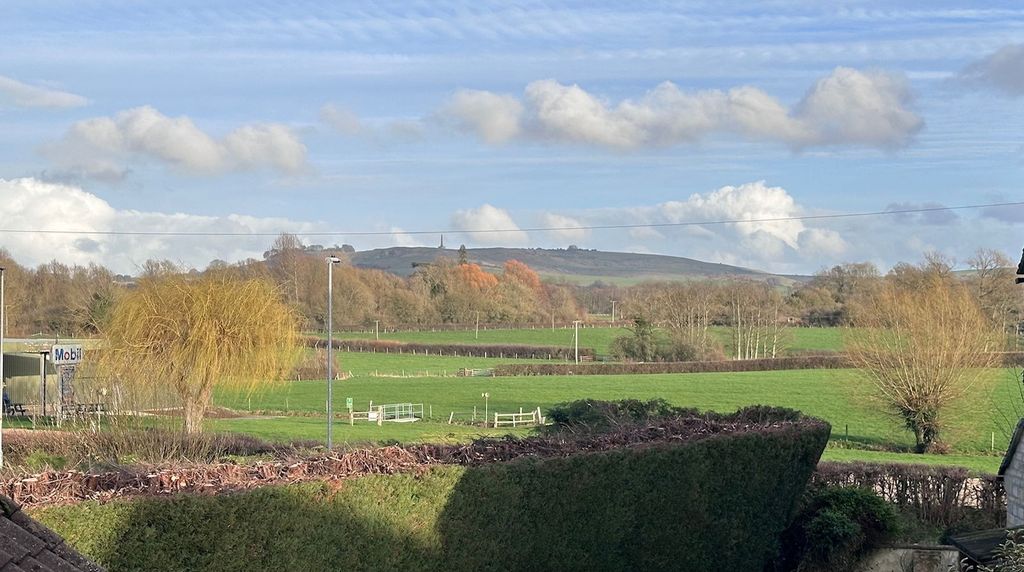 Property photo 2 of 26