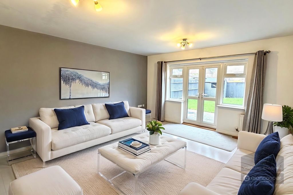 Property photo 2 of 13 4882814