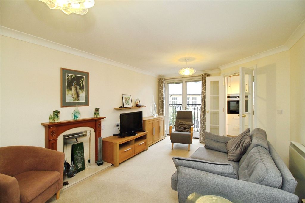 Property photo 1 of 13 Living Room