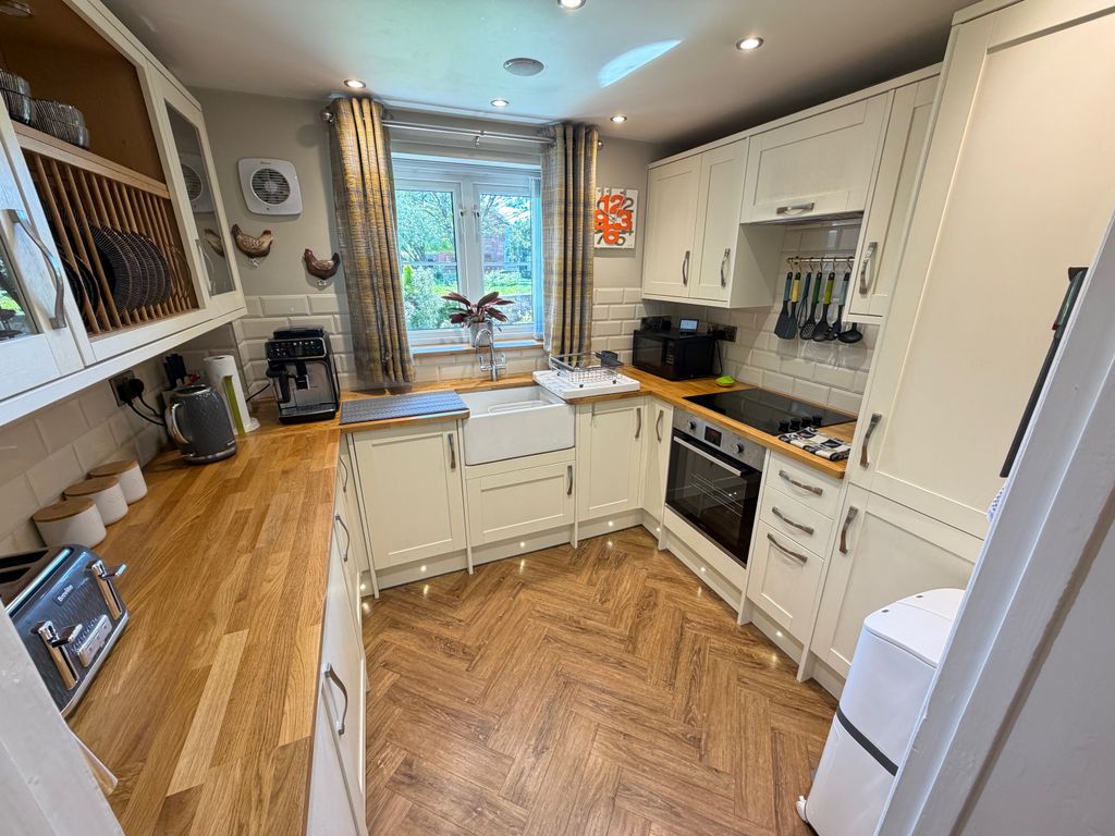 Property photo 3 of 17 Img_5219