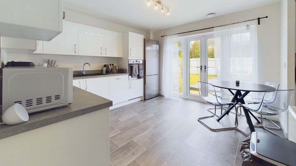 Property photo 2 of 24 4157984