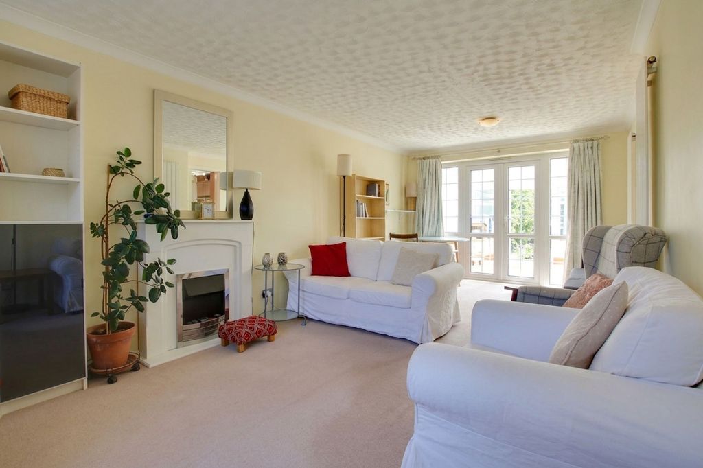 Property photo 2 of 36