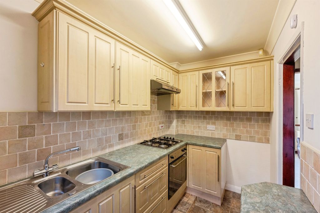 Property photo 3 of 11