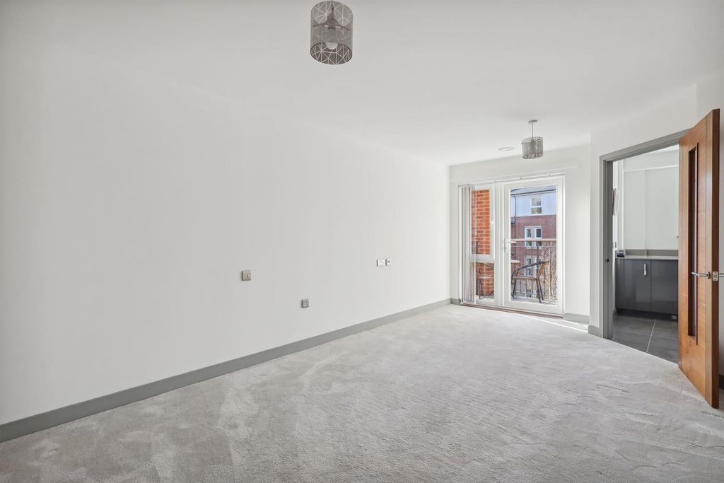 Property photo 2 of 10 09-F5Fd24d2-22Fe-4E76-9382-4d6dc3Bb0A2Aimgl9986-Me