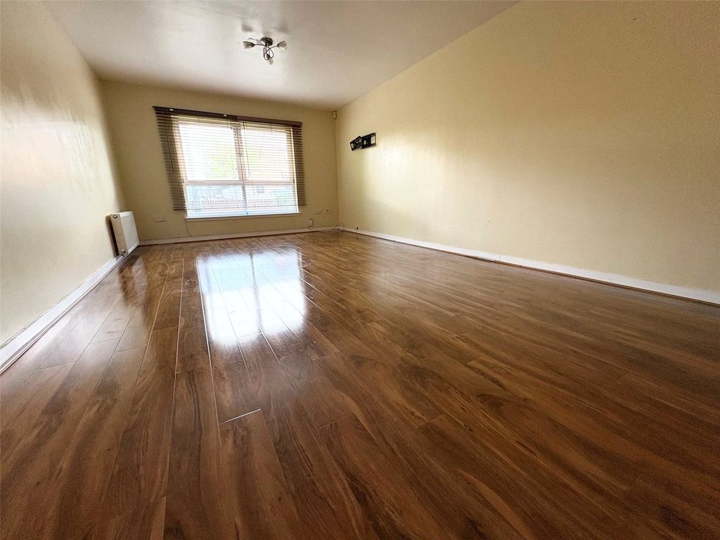 Property photo 2 of 13 Picture No. 03