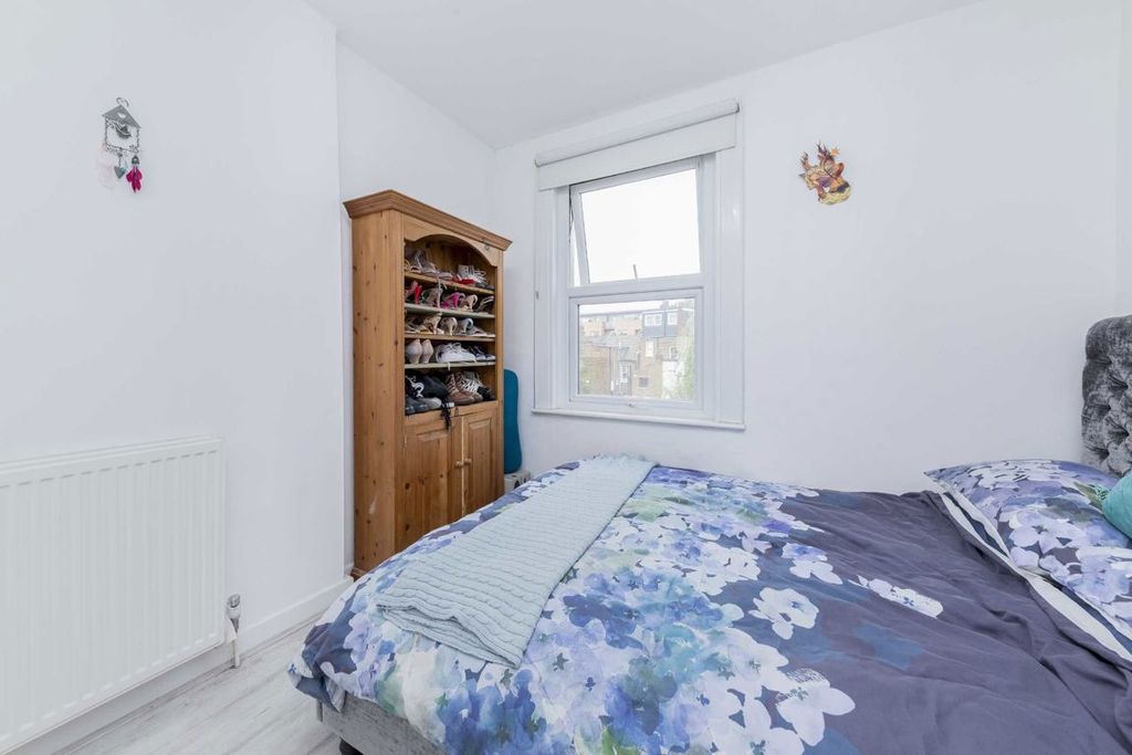 Property photo 3 of 4