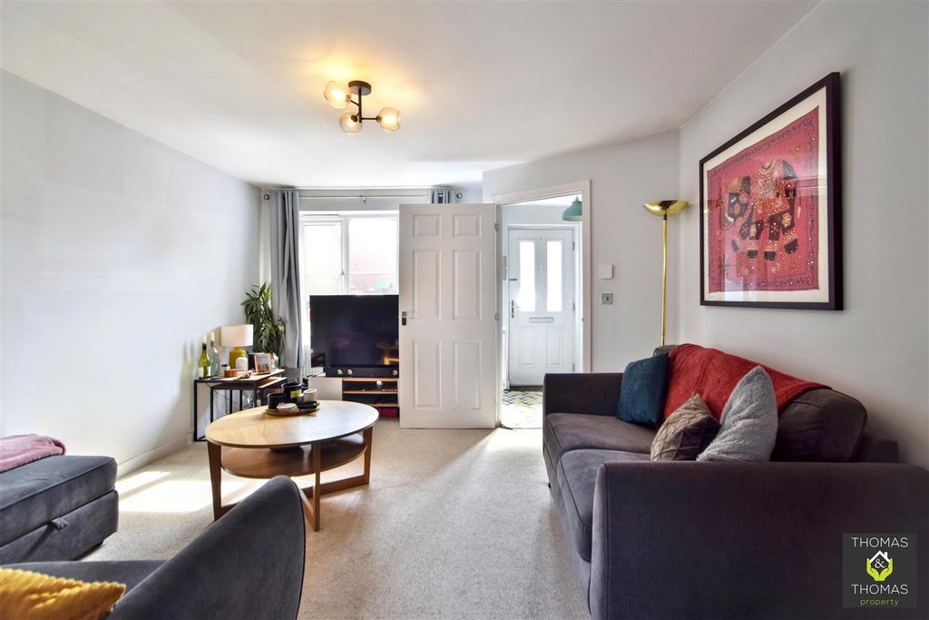 Property photo 2 of 12