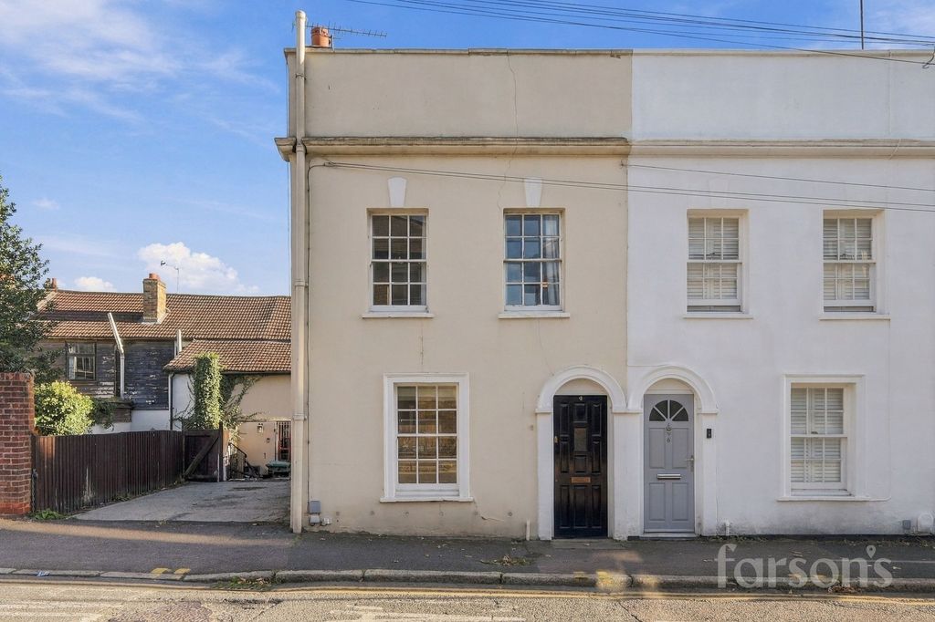 Property photo 1 of 28