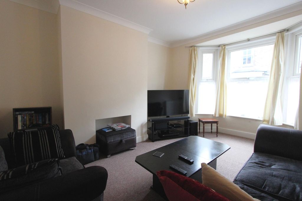 Property photo 3 of 12 Photo 7