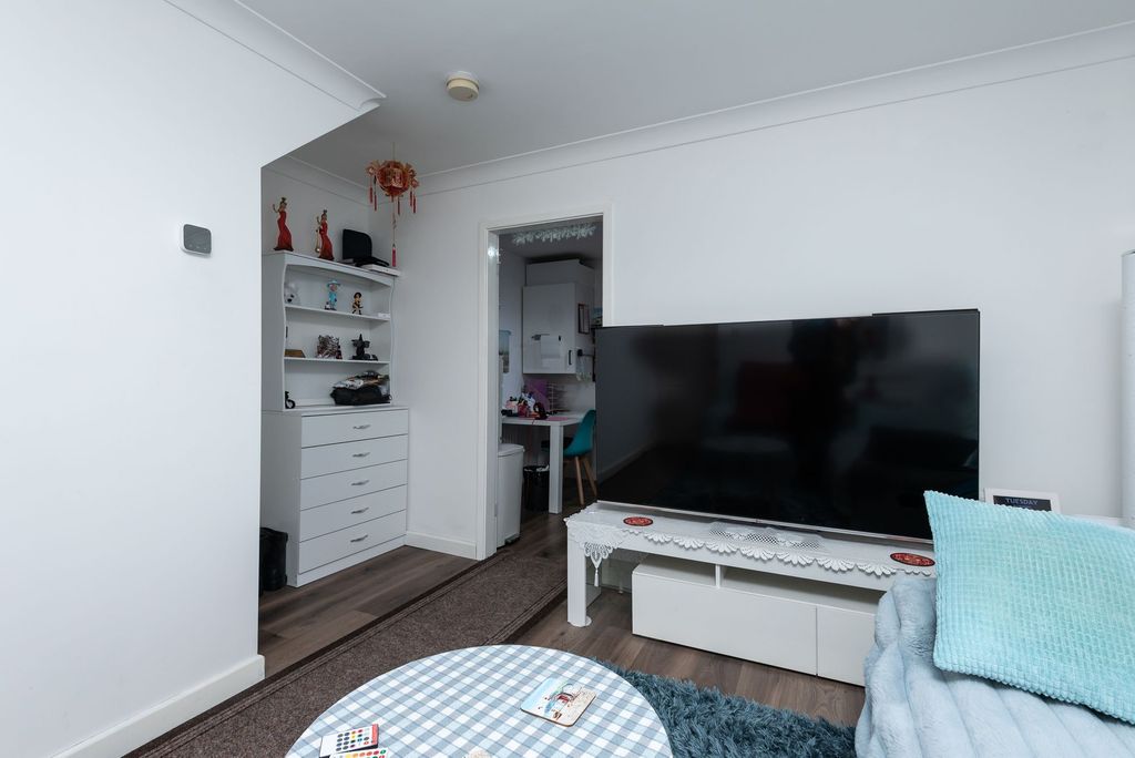 Property photo 3 of 24 Living Room