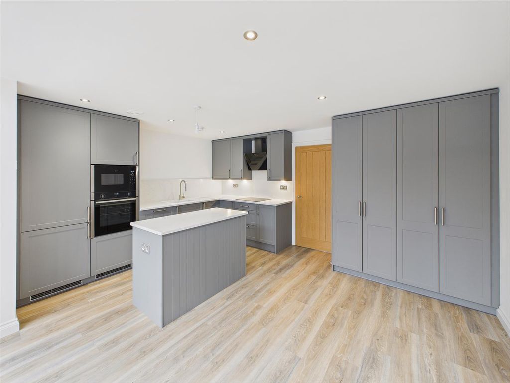 Property photo 2 of 14 Kitchen Example