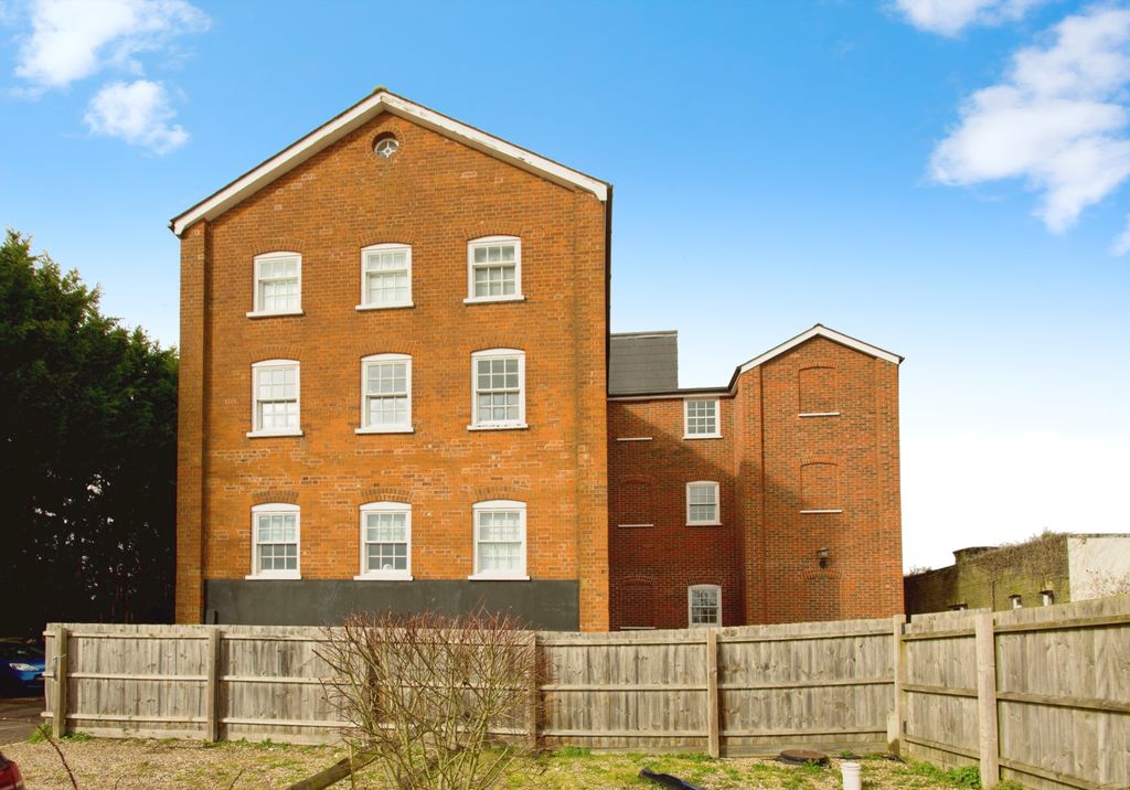 Property photo 2 of 21 Photography