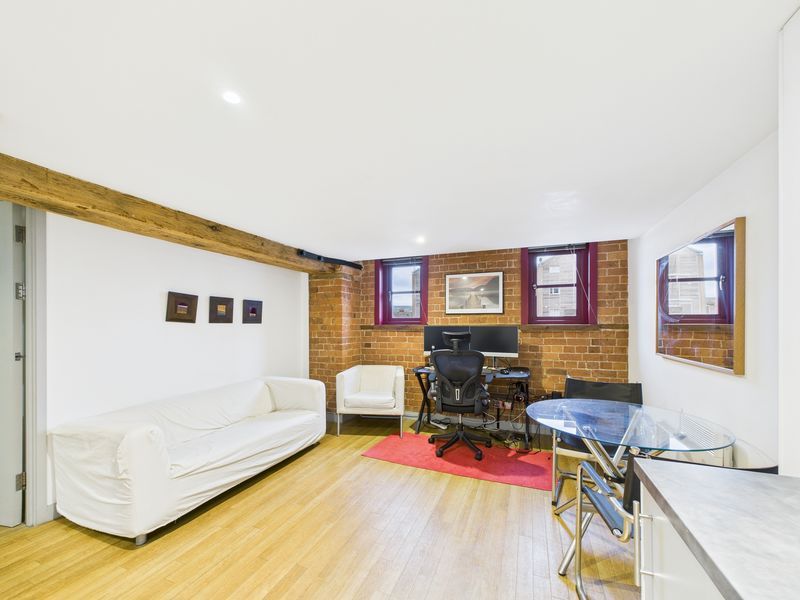 Property photo 3 of 11 Lounge/Diner