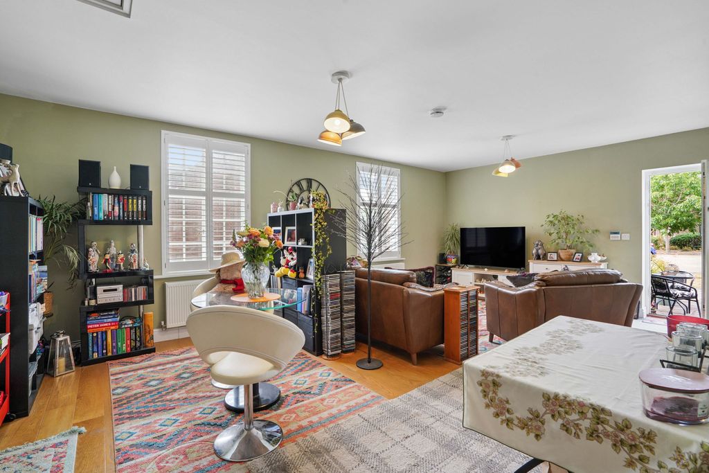 Property photo 3 of 10