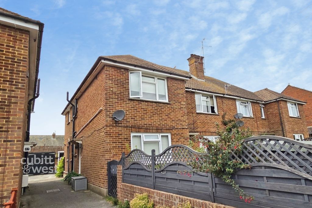 Property photo 1 of 11 1Fcb1A3d-20260721...
