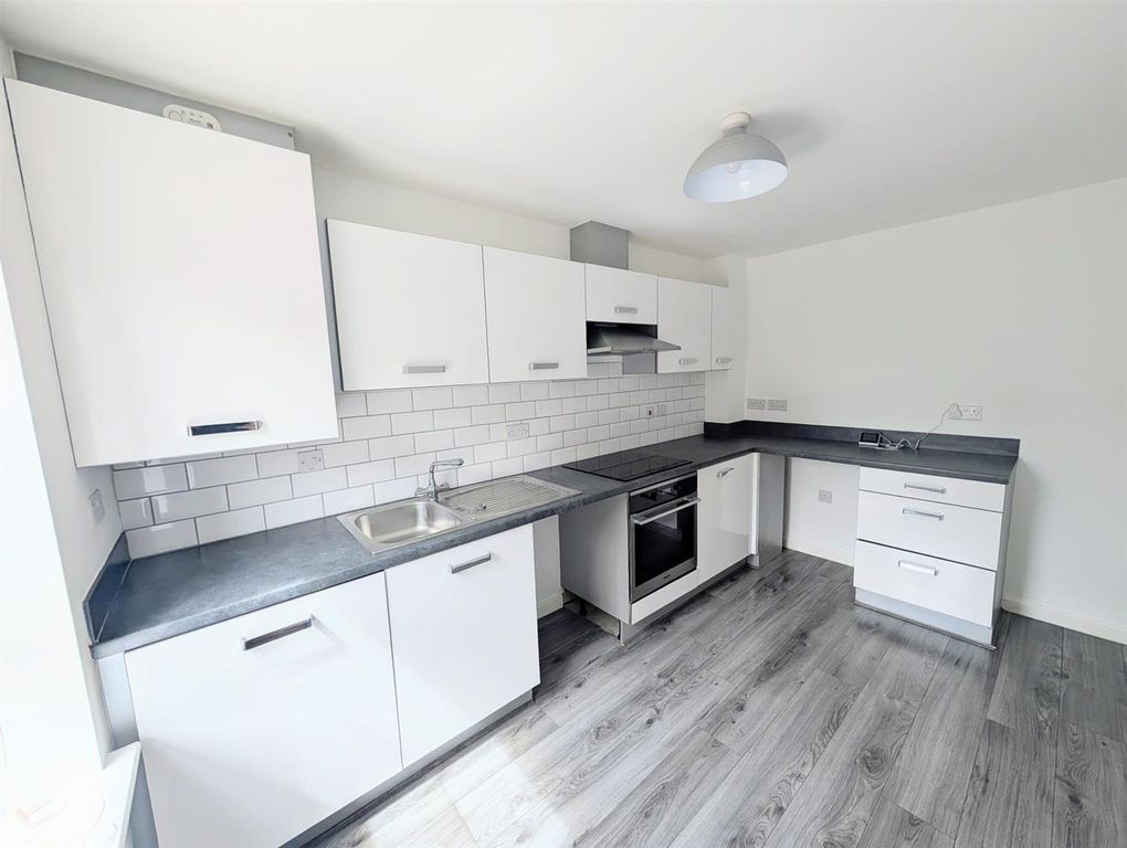 Property photo 3 of 15 Kitchen Breakfast Room
