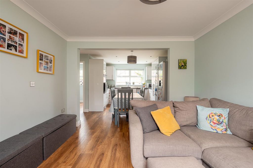 Property photo 2 of 14 Living / Dining