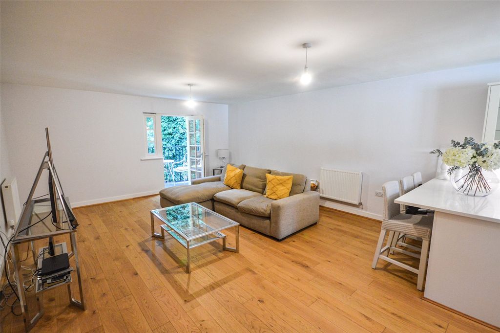 Property photo 2 of 14 Picture No. 08
