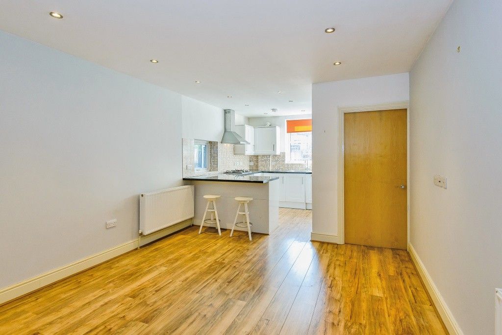 Property photo 3 of 6 Living Space