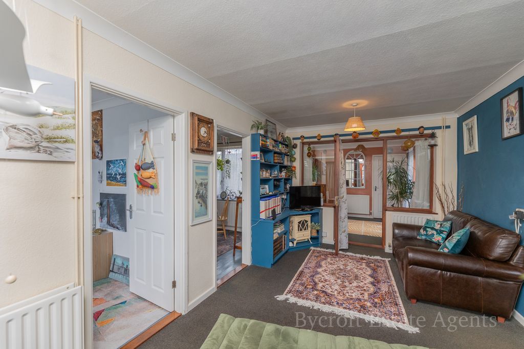 Property photo 3 of 21