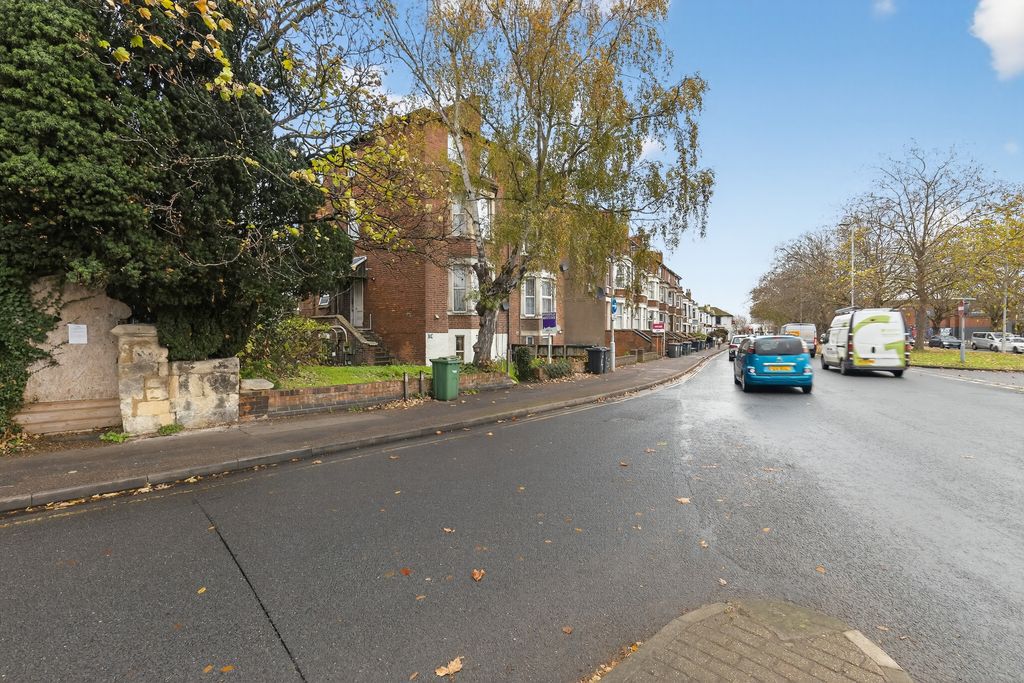 Property photo 1 of 20