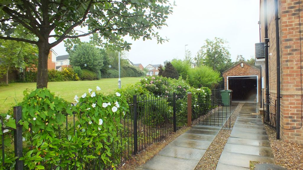 Property photo 2 of 17
